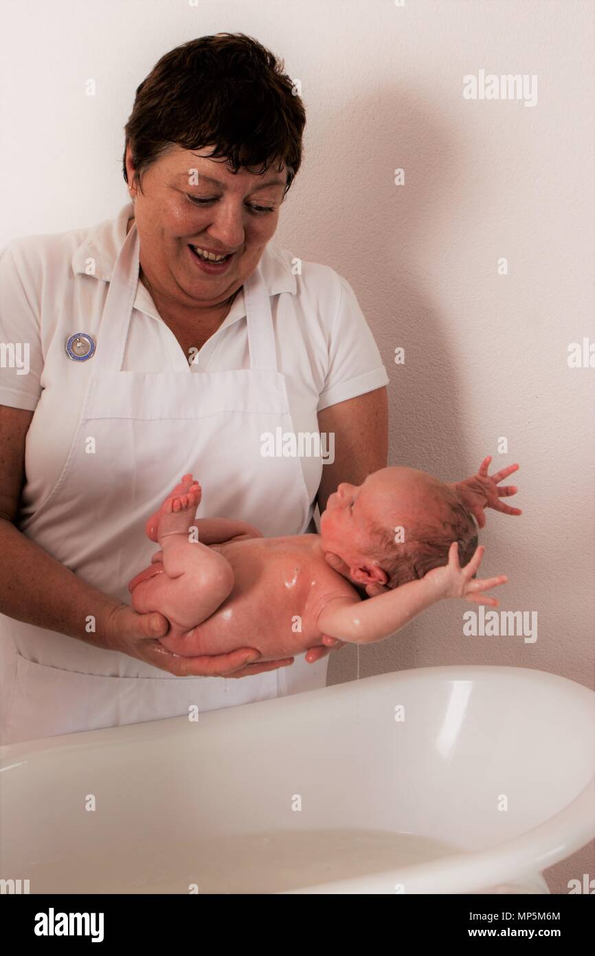 Startle reflex baby hires stock photography and images Alamy