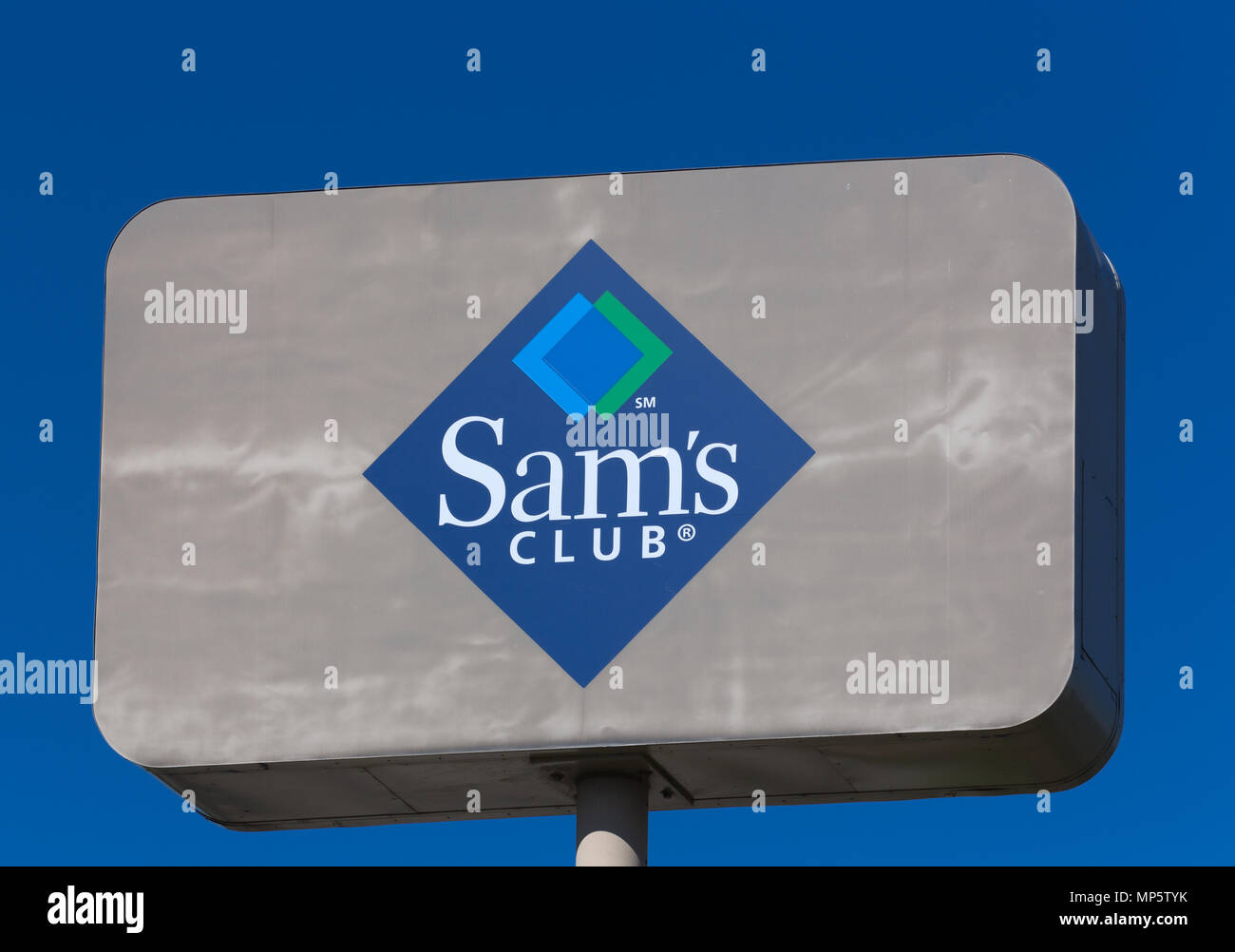 BLOOMINGTON, MN/USA - JUNE 21, 2014: Sam's Club exterior sign. Sam's Club is an American chain of membership-only retail warehouse clubs. Stock Photo