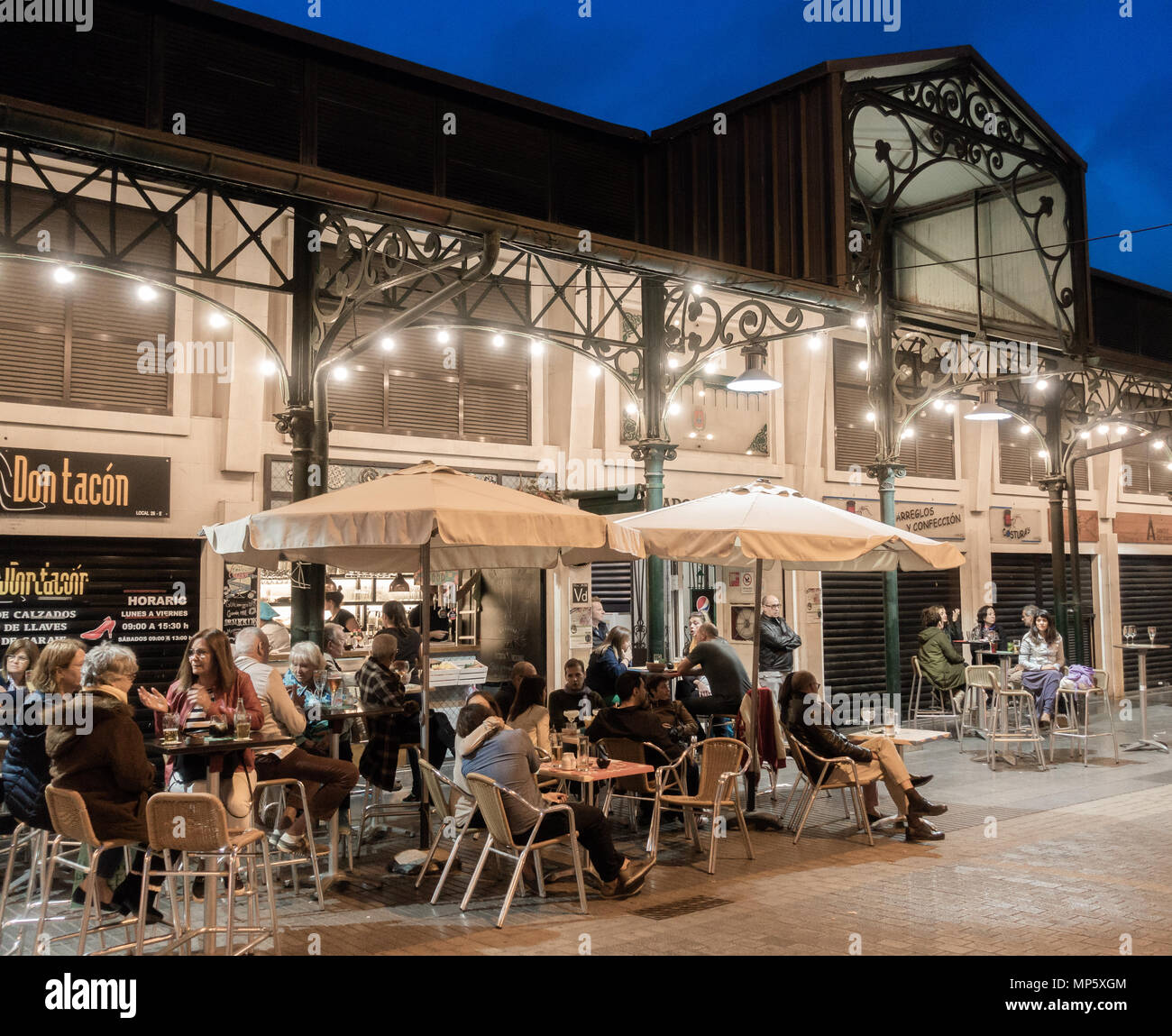 Tapas bars at Mercado del Puerto (Port market), designed by the French  engineer Gustave Eiffel in 1891. Las Palmas, Gran Canaria, Canary Islands  Stock Photo - Alamy