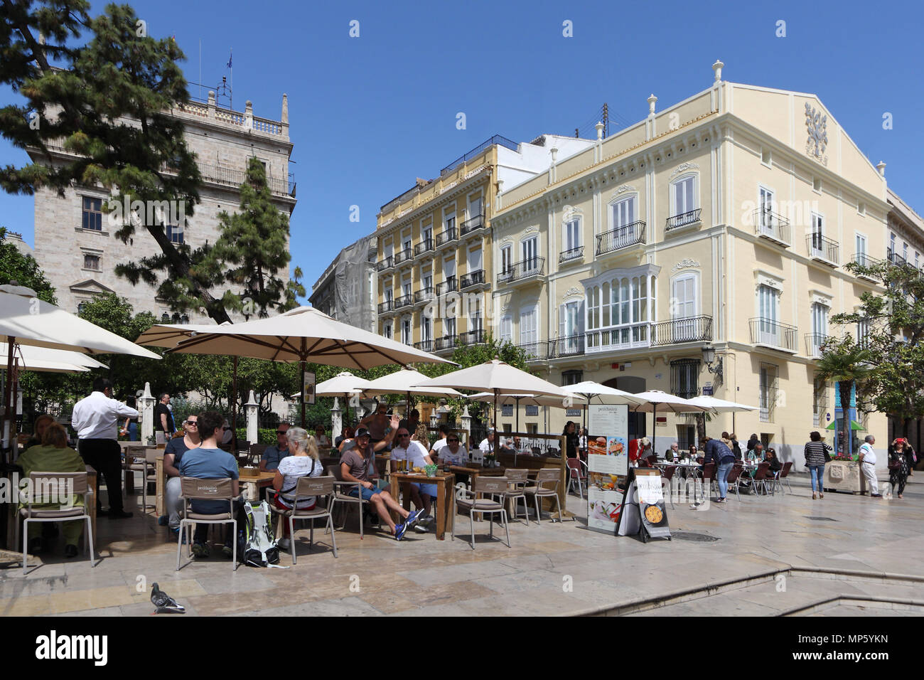 Petitbistro Cafe Plaza De La Virgen Valencia Spain Stock