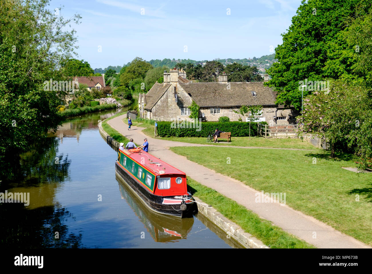 Along the Kennet and Avon Canal at Bathampton near Bath somerset ...