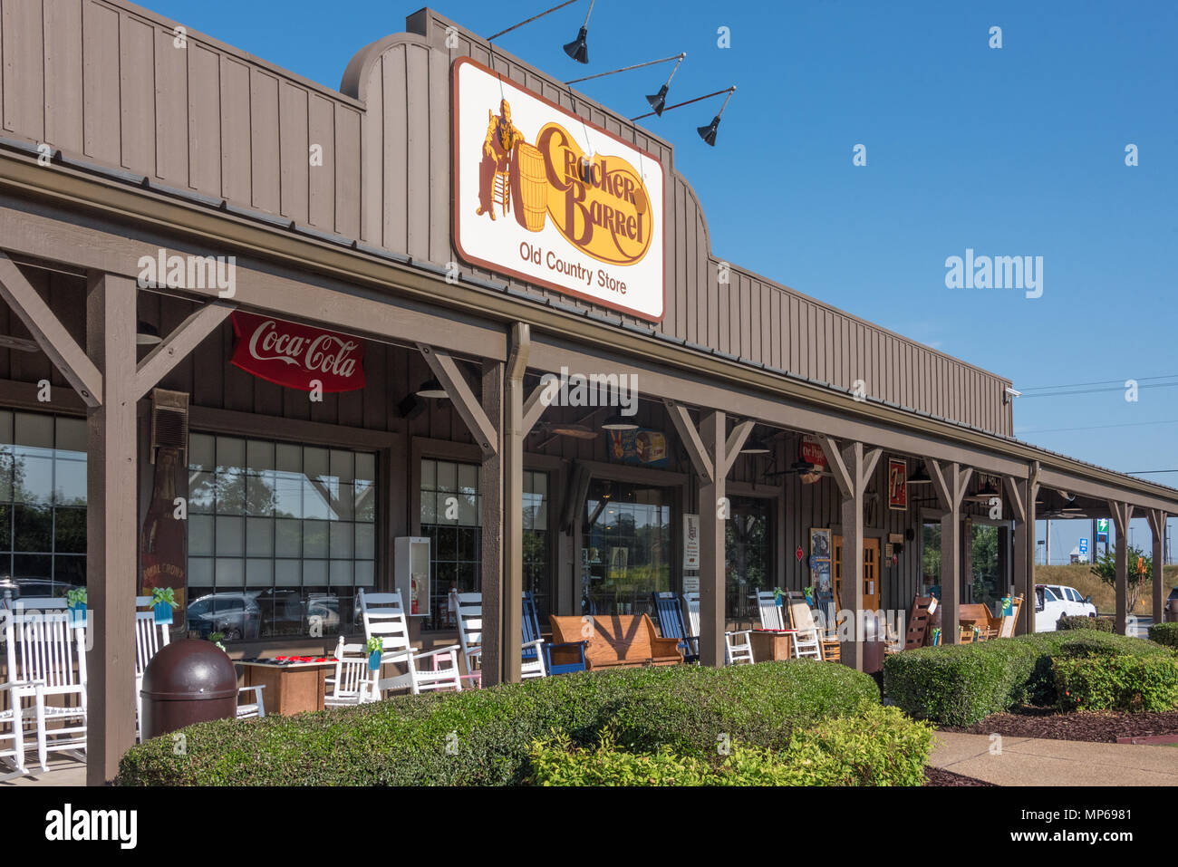 Cracker Barrel restaurant, known for Southern charm and comfort food,  along I-75 in Perry, Georgia, USA. Stock Photo