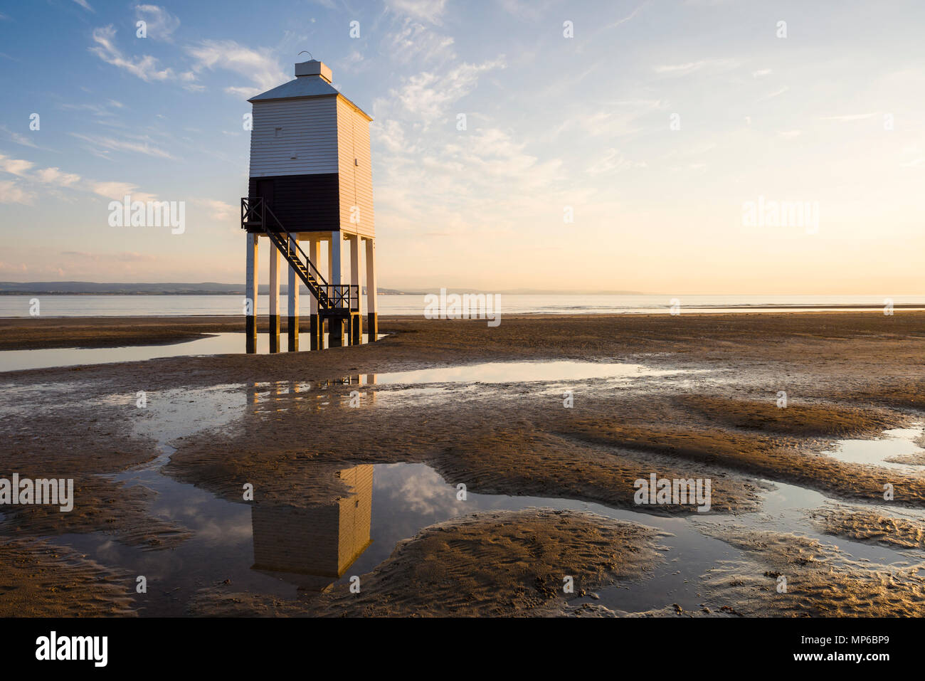The Low Lighthouse on the beach at Burnham-on-Sea overlooking Bridgwater Bay. Somerset, England. Stock Photo