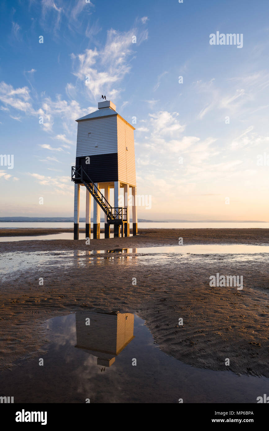 The Low Lighthouse on the beach at Burnham-on-Sea overlooking Bridgwater Bay. Somerset, England. Stock Photo