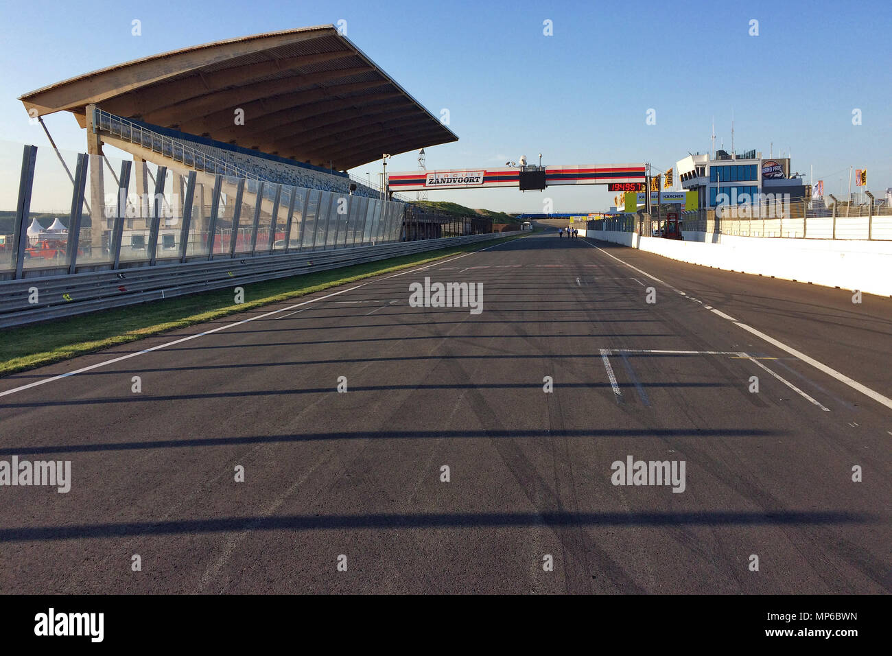 grid lane and grandstand, Circuit Zandvoort, race track | Start und Haupttribüne Stock Photo