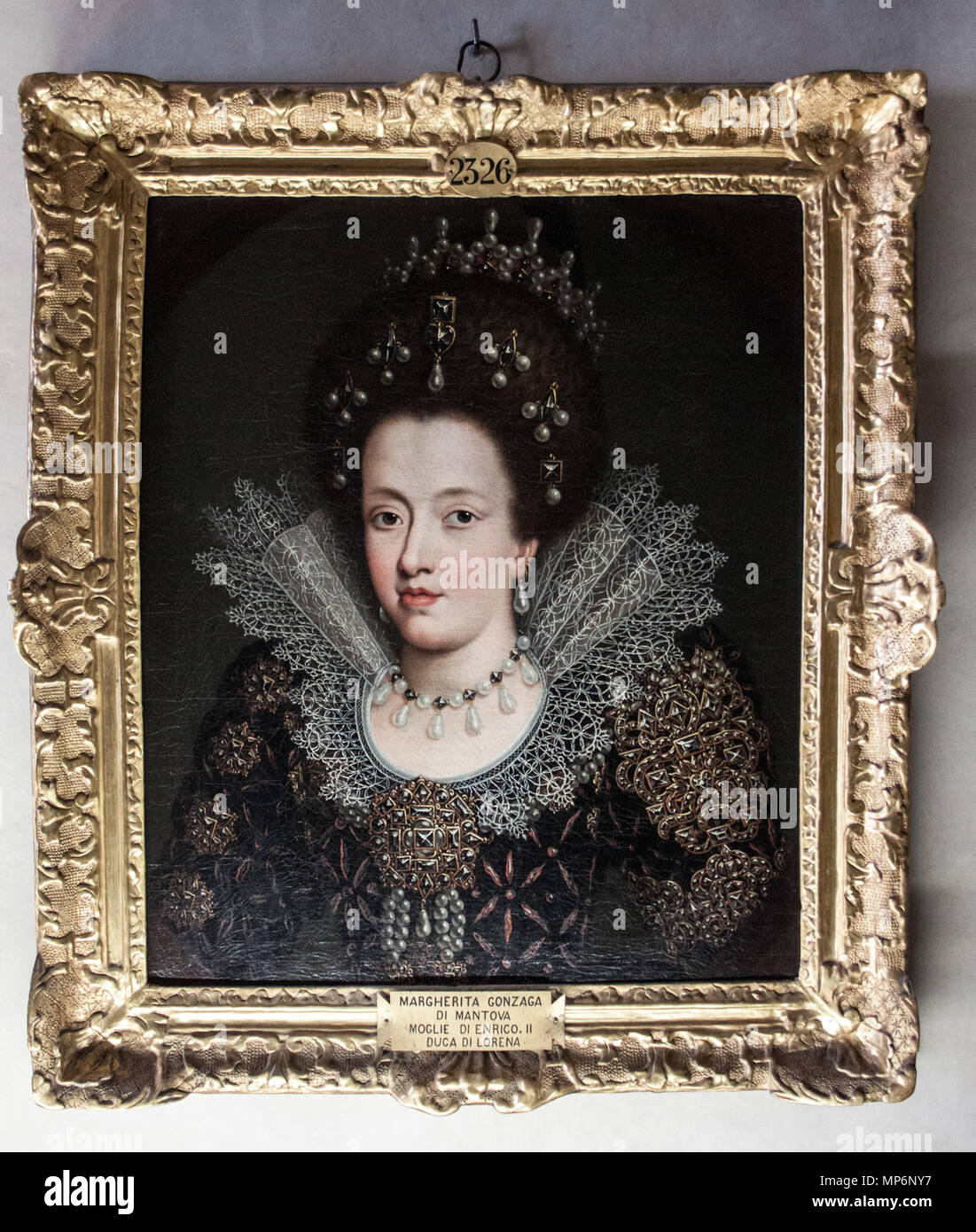 Museo degli argenti hi-res stock photography and images - Alamy, image size:1101x1390