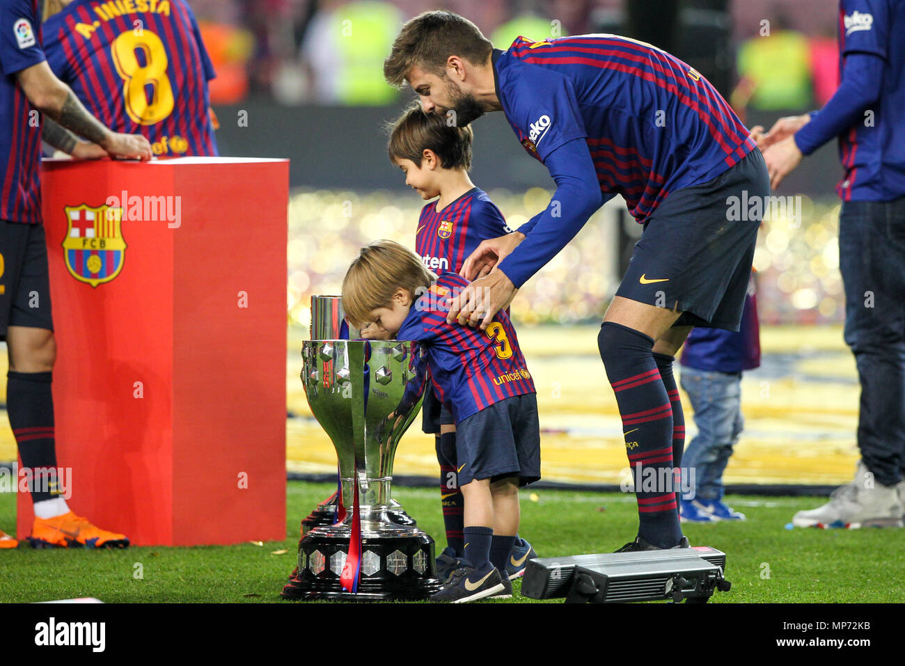 Barcelona, 20th May: Gerard Pique of FC Barcelona with Sasha and Milan Stock Photo - Alamy