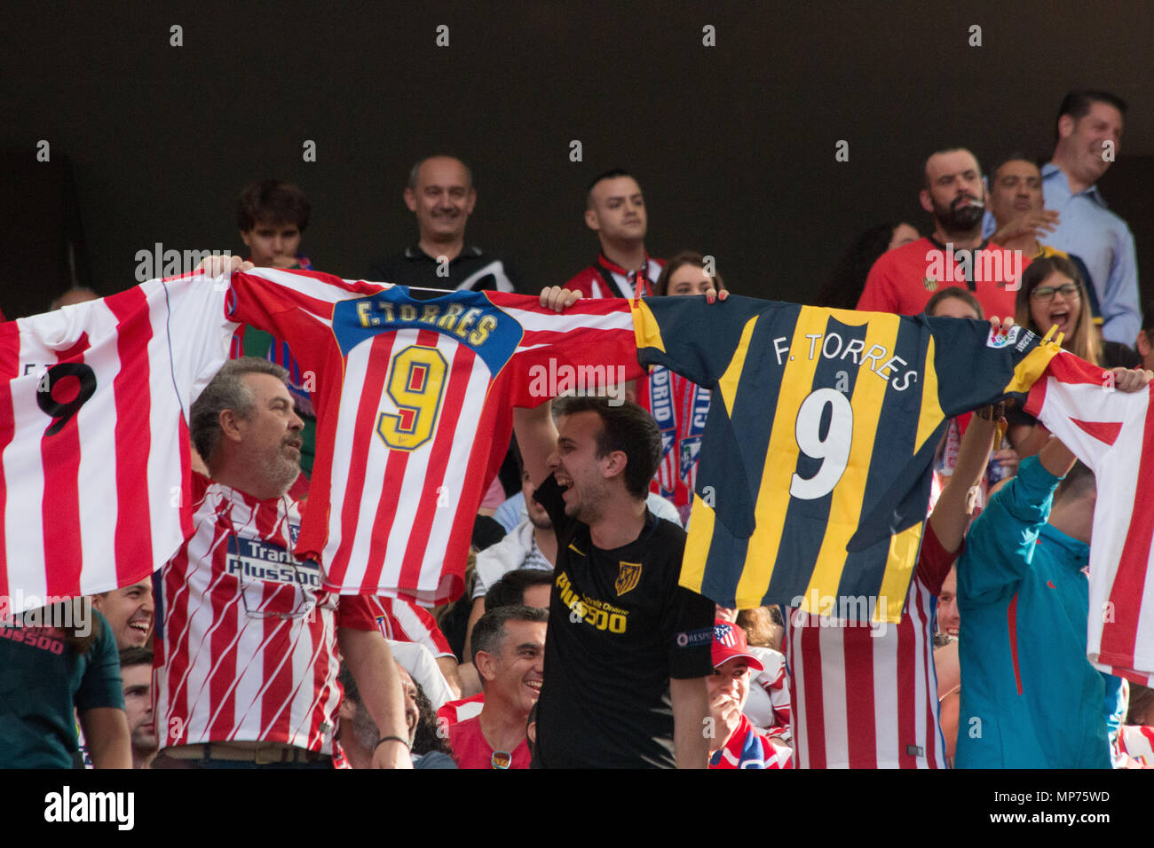 Madrid, Spain. 20th May 2018. Wanda Metropolitano stadium. Madrid. Spain. More than 68.000 people comes to see the 38th seasson of La Liga and the retire of Fernando Torres Idol of the club. The match confront Atletico de Madrid v Eibar S.D. Fernando Torres T-Shirts. Credit: Jorge Gonzalez /Alamy Live News/Alamy Live News Stock Photo