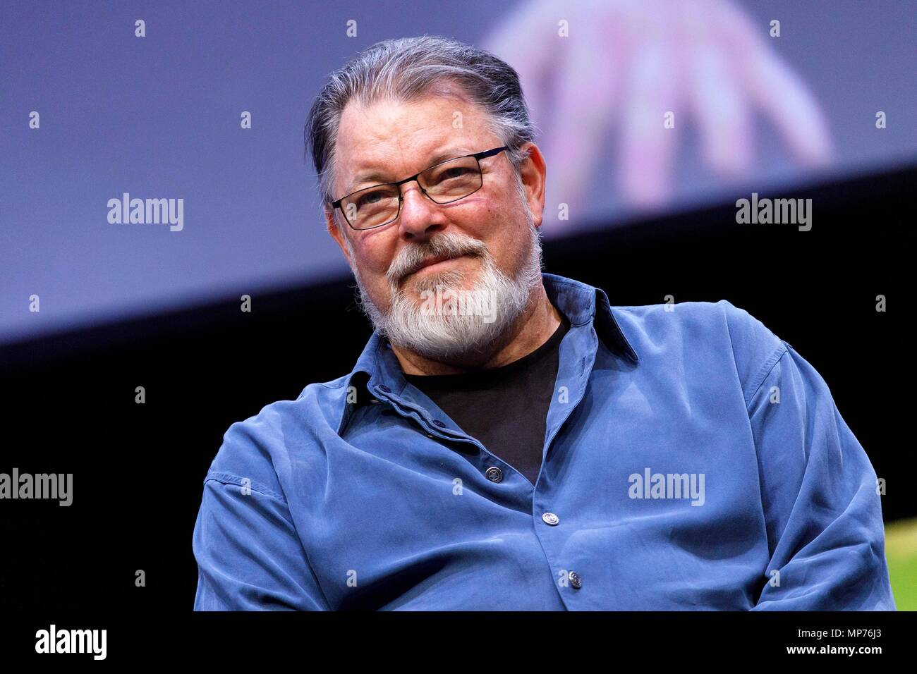 Jonathan frakes hi-res stock photography and images - Alamy