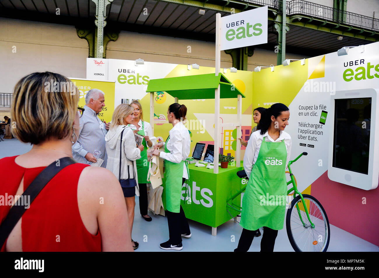 Uber eats service - Taste of Paris - Le Grand-Palais - Paris 