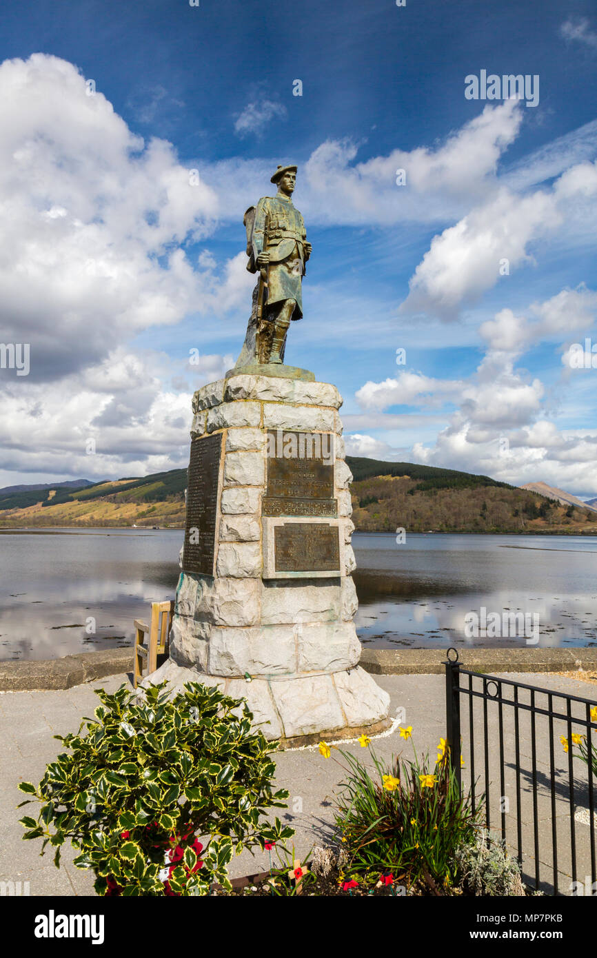 The war memorial on the shores of Loch Fyne at Inveraray, Argyll & Bute, Scotland, UK Stock Photo