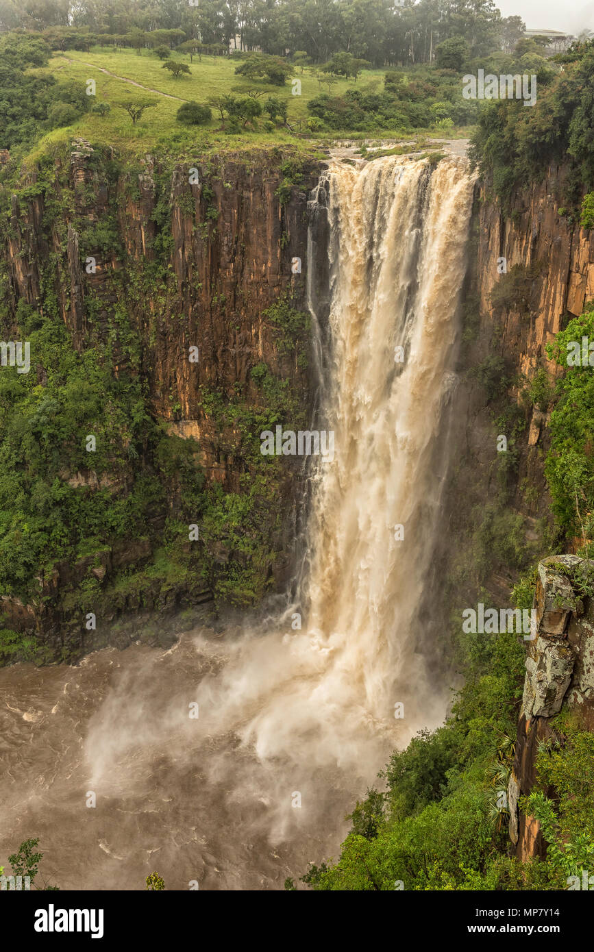 The flooded Umgeni River plunges 95 m down the Howick Falls, in Howick, in the Kwazulu-Natal Midlands Meander Stock Photo