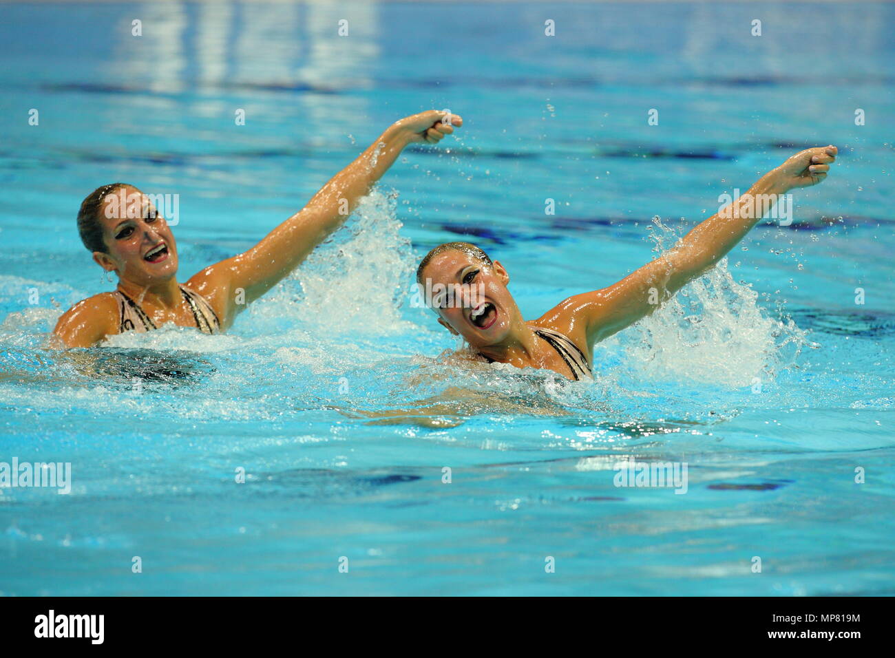 Synchronised swimming hi-res stock photography and images - 