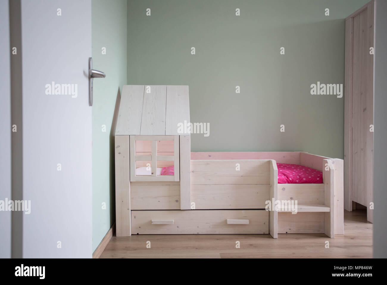 modern childrens bedroom