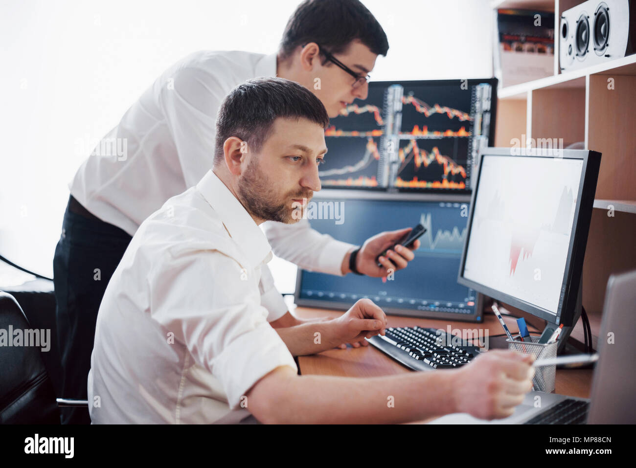 Broker High Resolution Stock Photography And Images Alamy Broker High Resolution Stock Photography And Images Alamy