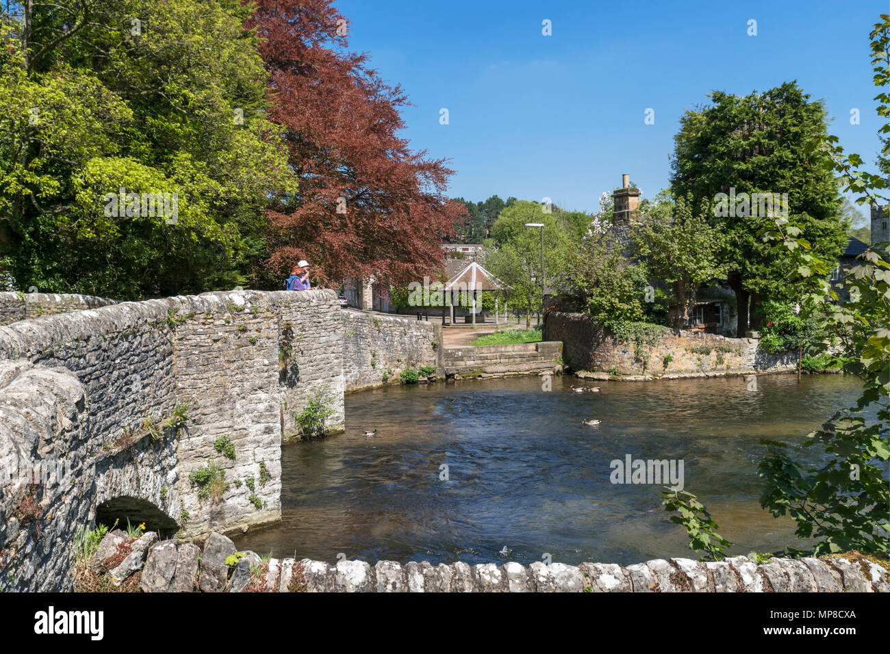 Sheepwash Bridge across the River Wye in Ashford-in-the-Water, Peak District, Derbyshire, England, UK Stock Photo