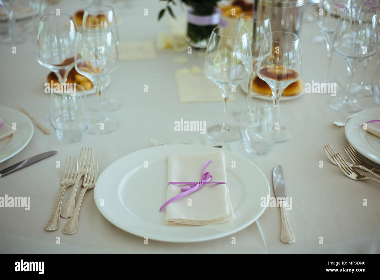 Gala dinner and place setting hires stock photography and images Alamy
