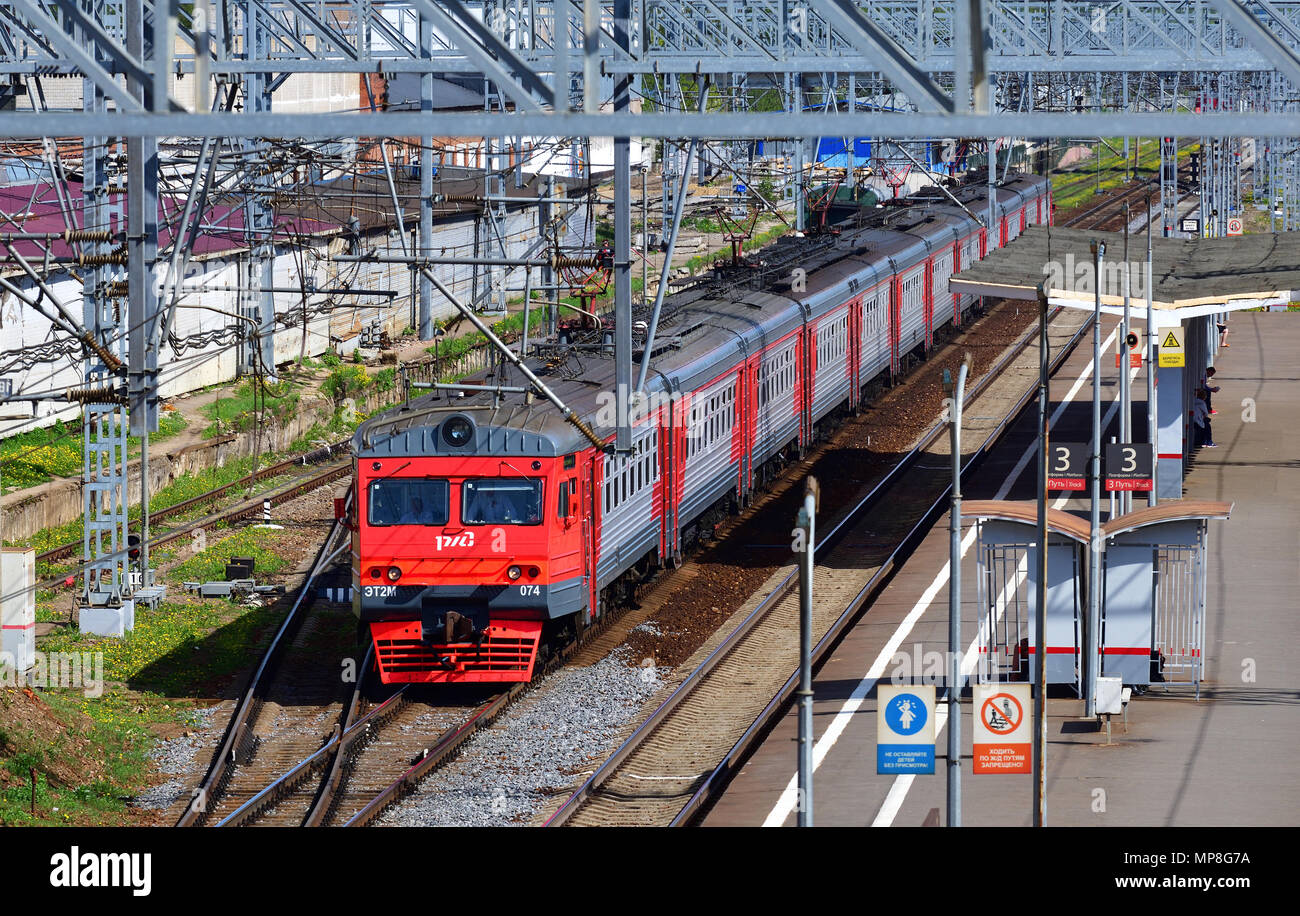 Skhodnya, Russia - May 09. 2018. train of RZD arrives at station Stock ...