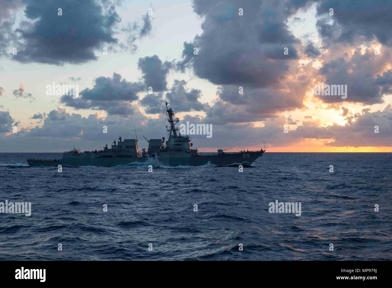 The U.S. Navy Arleigh Burke-class guided-missile destroyer USS Farragut ...