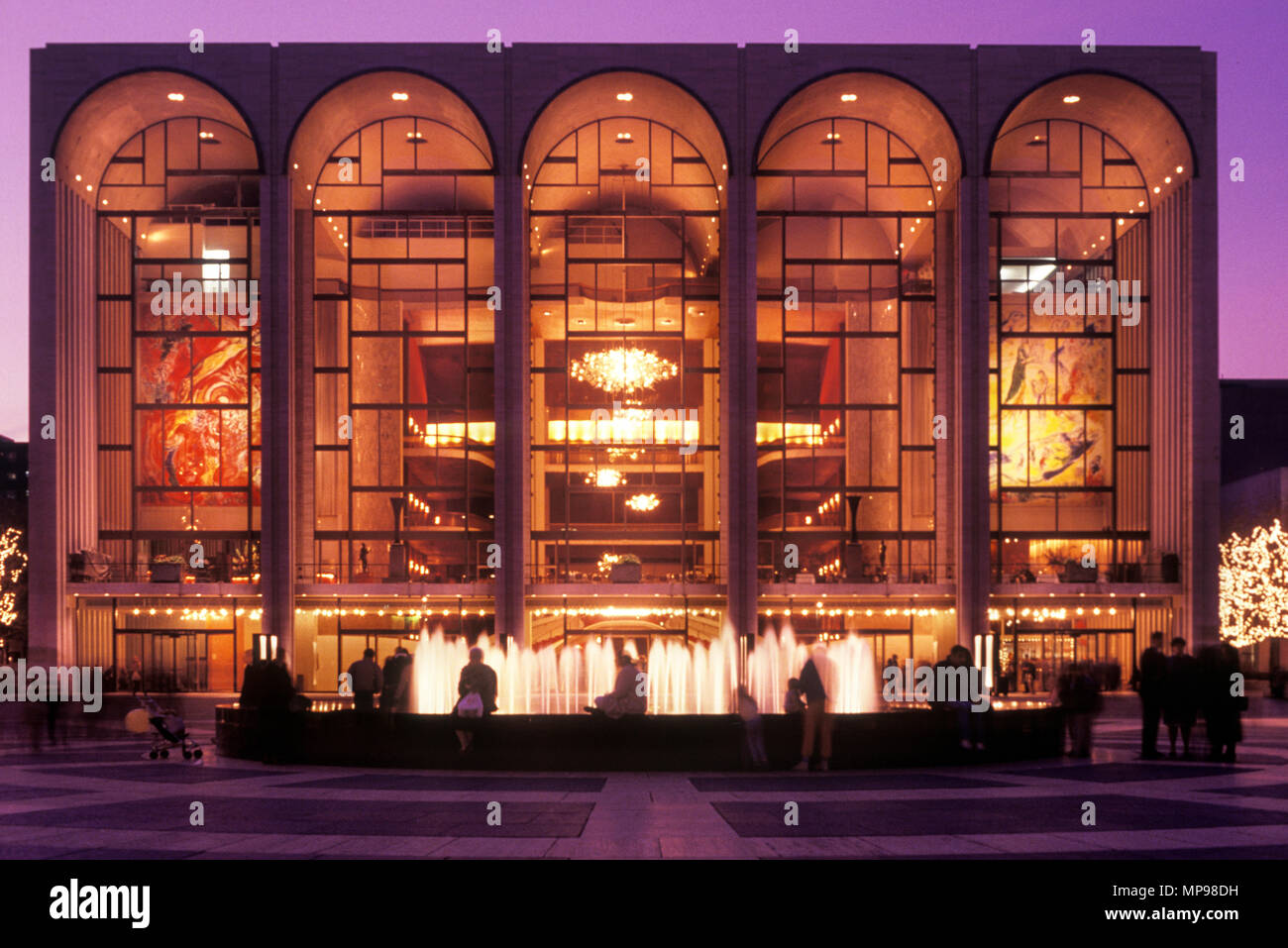 1988 HISTORICAL MUSIC HALL LINCOLN CENTER CONCERT HALLS MANHATTAN NEW YORK CITY USA Stock Photo