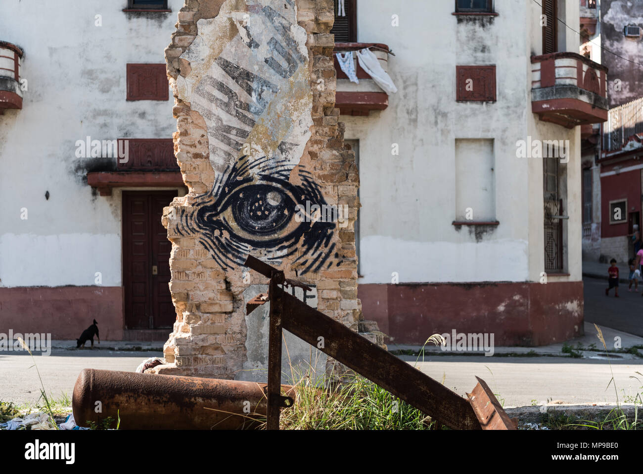 Havana, Cuba. May 1st 2018 Street art or graffiti depicting a eye in Havana, Cuba. Throughout the city of Havana, the work of graffiti artists covers many abandoned and not abandoned buildings. Caleb Hughes/Alamy Live News Stock Photo