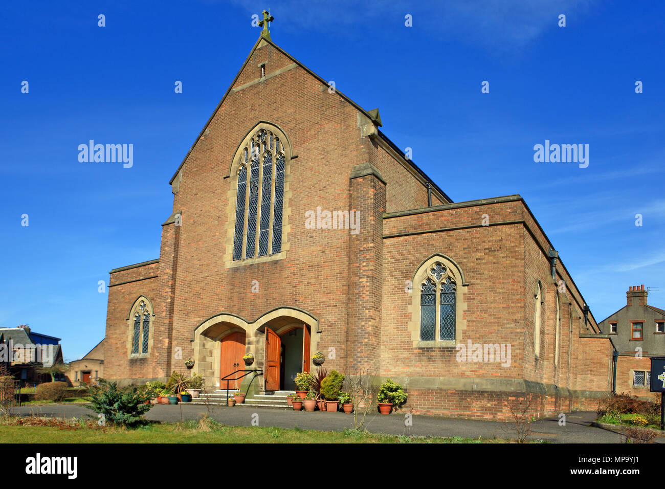 Church of St Ninian, Roman Catholic Church at Knightswood Cross, Glasgow, Scotland Stock Photo