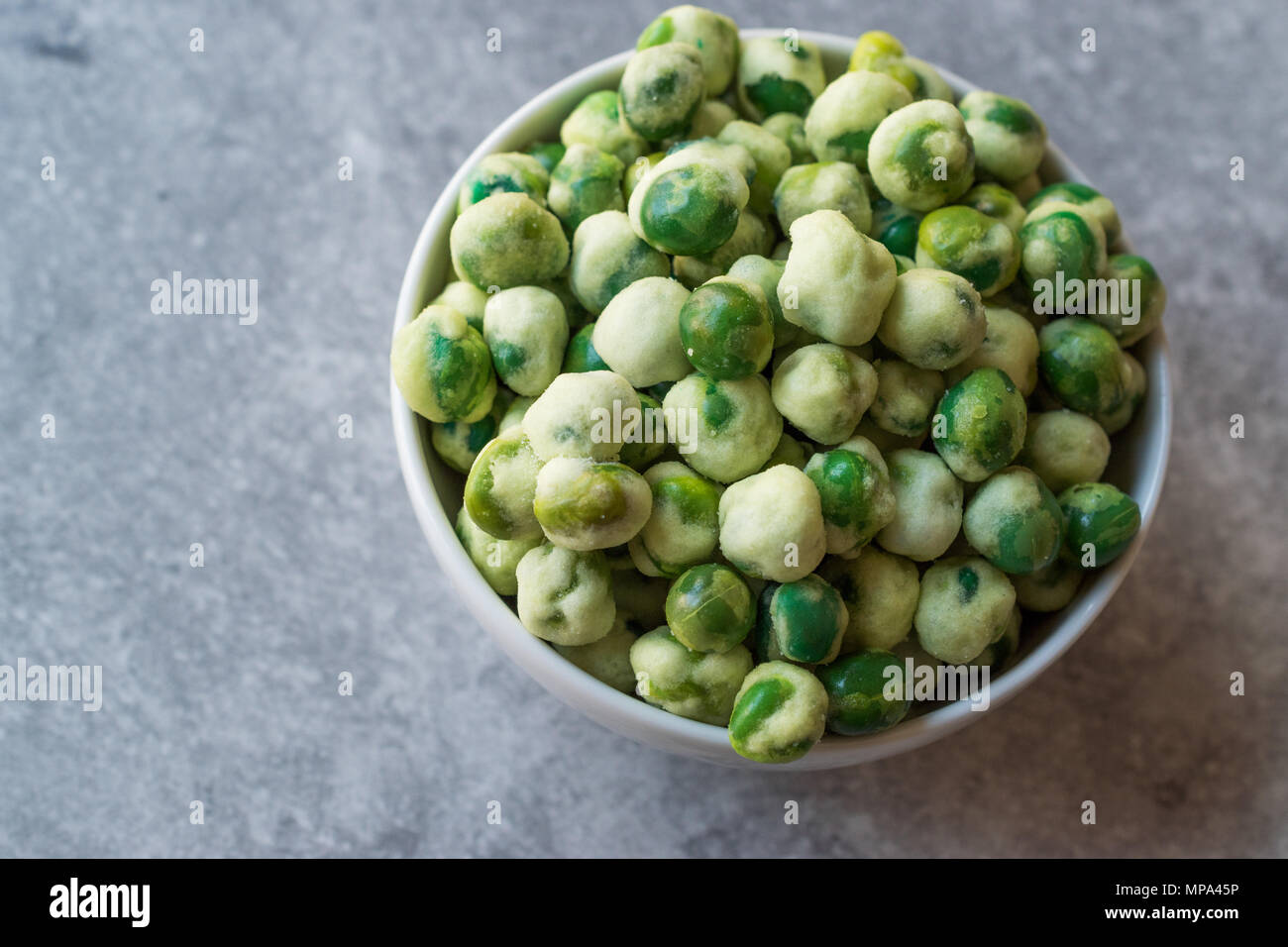 Crispy Dry Spiced Green Wasabi Peas as an Appetizer. Organic Food Stock Photo Alamy