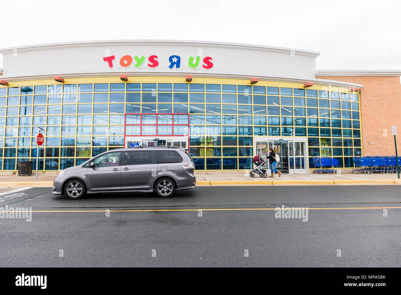 Sterling, USA April 4, 2018 Toys R US store in Fairfax county