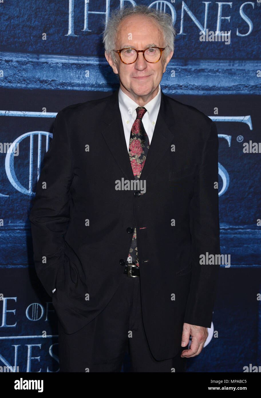Jonathan pryce 203 red carpet event hi-res stock photography and images ...
