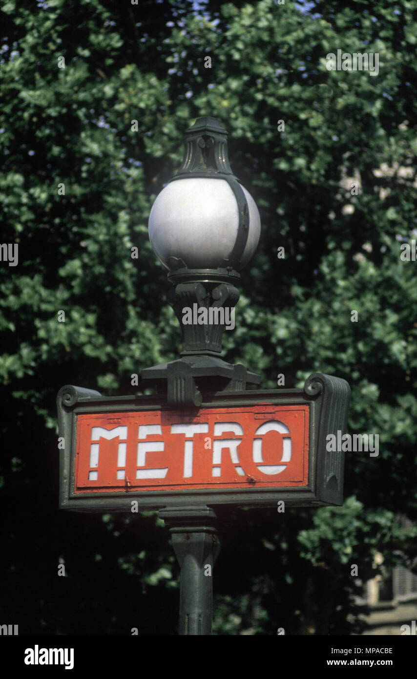 1988 HISTORICAL METRO LANTERN SIGN PARIS FRANCE Stock Photo