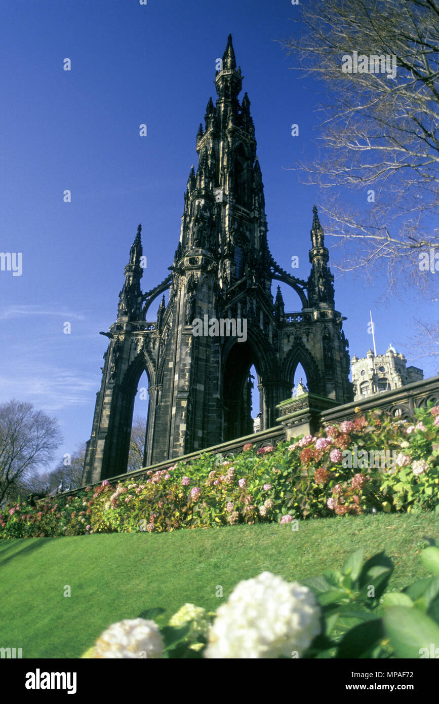 1988 HISTORICAL SCOTT MONUMENT PRINCES STREET GARDENS EDINBURGH SCOTLAND UK Stock Photo