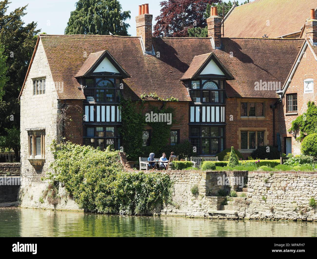 Period property by the River Thames in Abingdon, Oxfordshire Stock Photo
