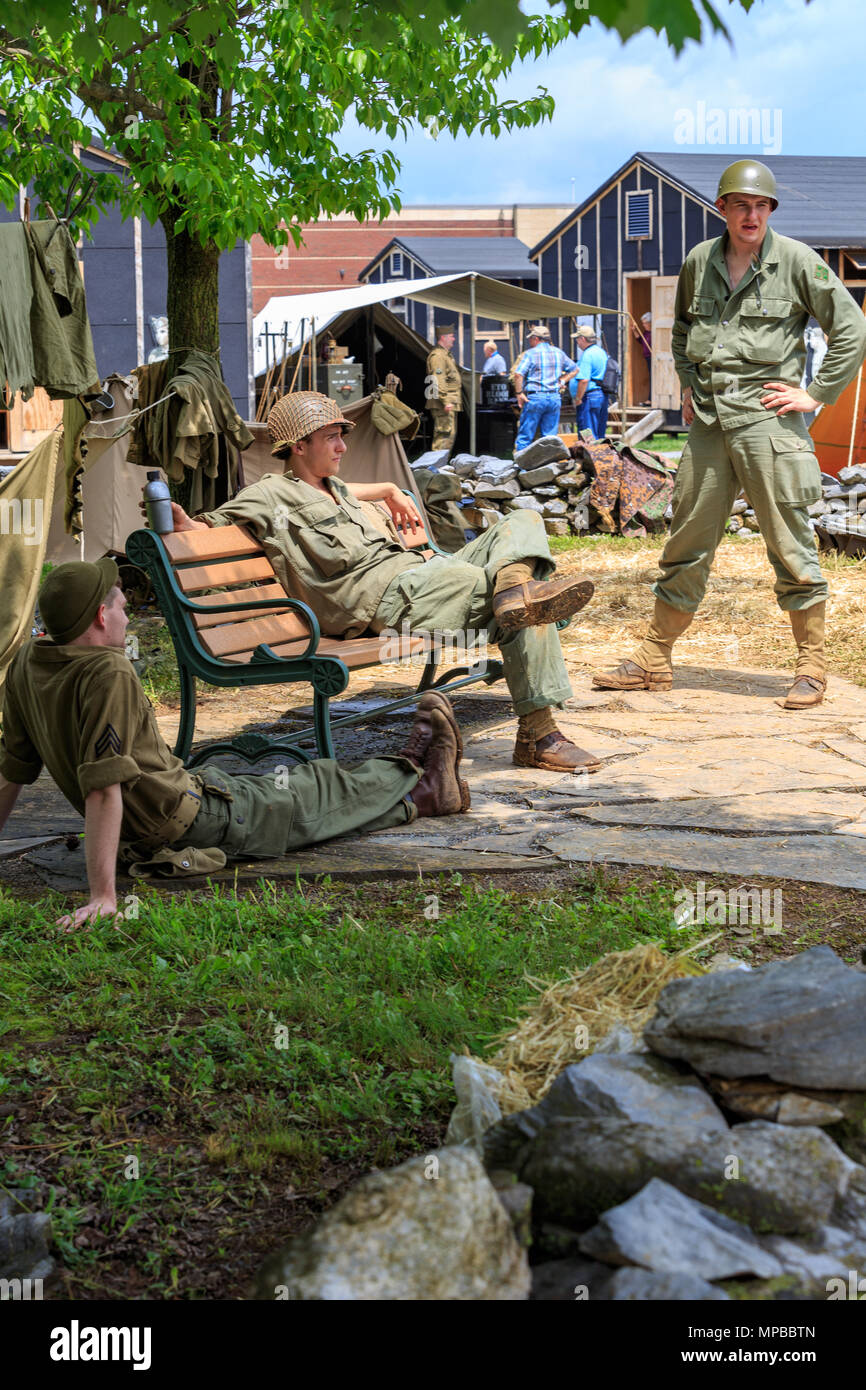 Ww2 reenactment men hires stock photography and images Alamy
