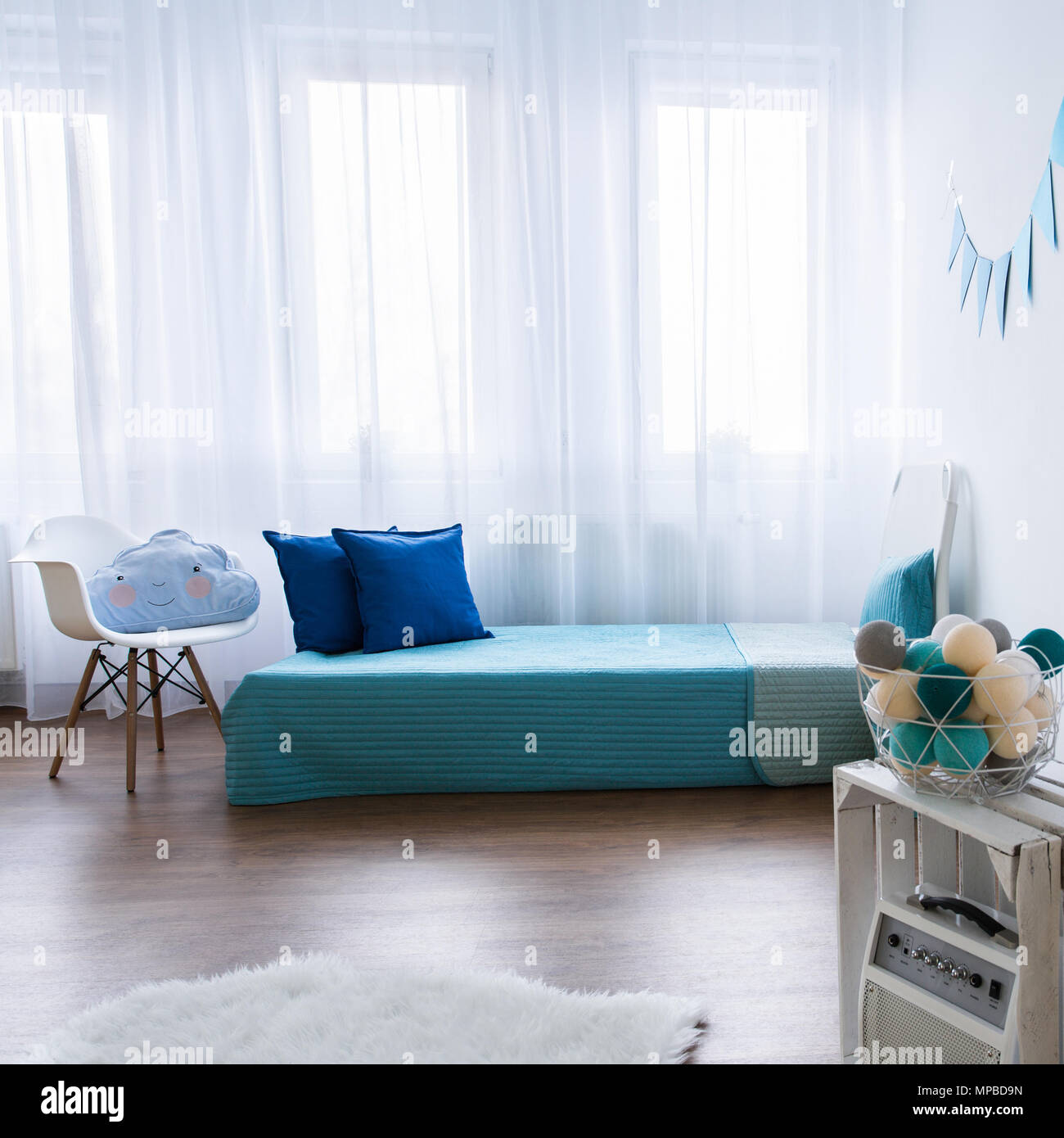 Girl tidy room hi-res stock photography and images - Alamy