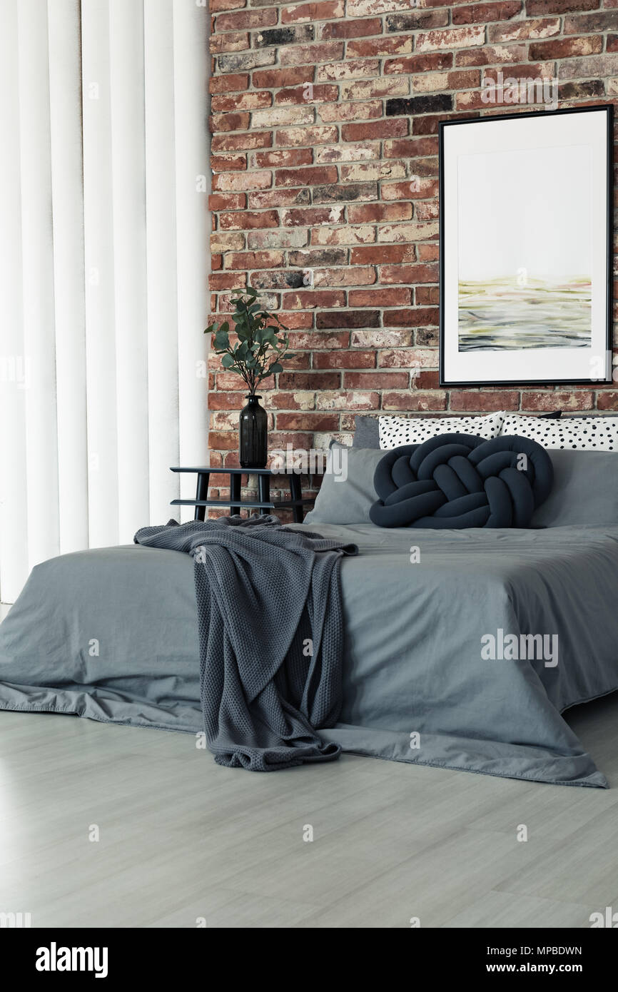Bed divider pillow hires stock photography and images Alamy
