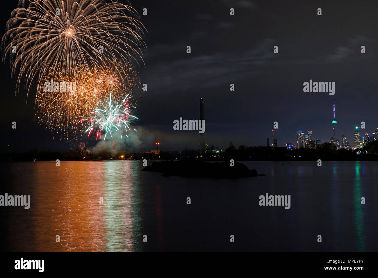 Toronto, Canada. 21st May, 2018. Toronto fireworks Ashbridge Bay beach celebration Credit: CharlineXia/Alamy Live News Stock Photo