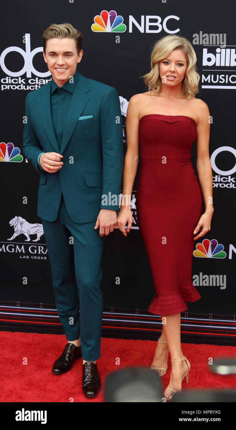 Las Vegas, Nevada, USA. 21st May, 2018. Jesse Mccartney and Katie Petersen attend the 2018 Billboard Magazine Music Awards on May 20, 2018 at MGM Grand Arena in Las Vegas, Nevada. Credit: Marcel Thomas/ZUMA Wire/Alamy Live News Stock Photo