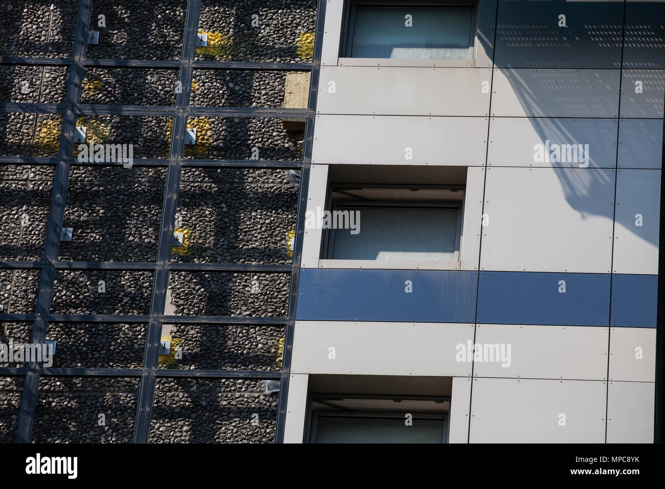 Acm cladding housing hi-res stock photography and images - Alamy
