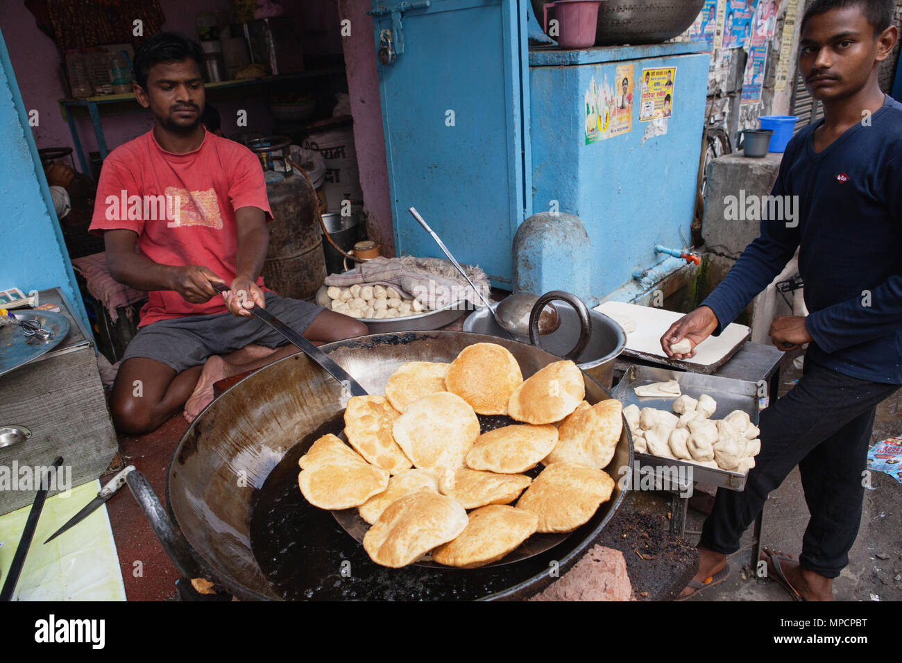 India, Uttar Pradesh, Lucknow, Cooking pani puri at a food hotel Stock