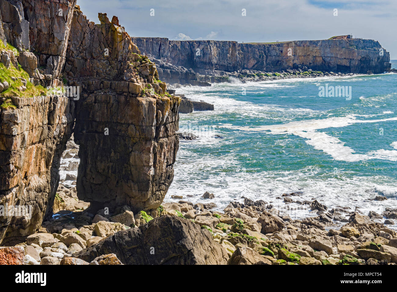 Cliff arch hi-res stock photography and images - Alamy