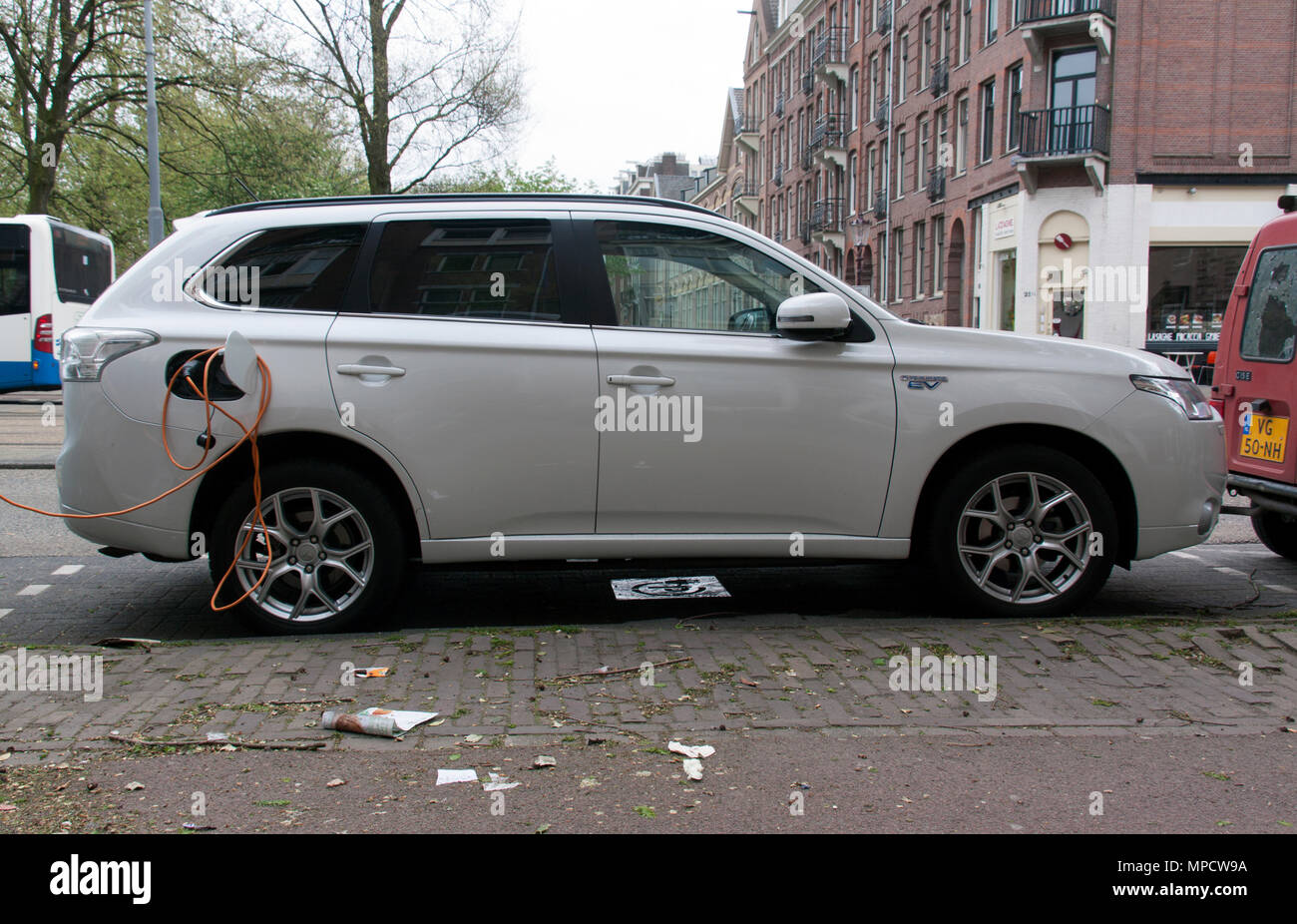Amsterdam , netherlandsmay 8, 2015 large electric car at a charging