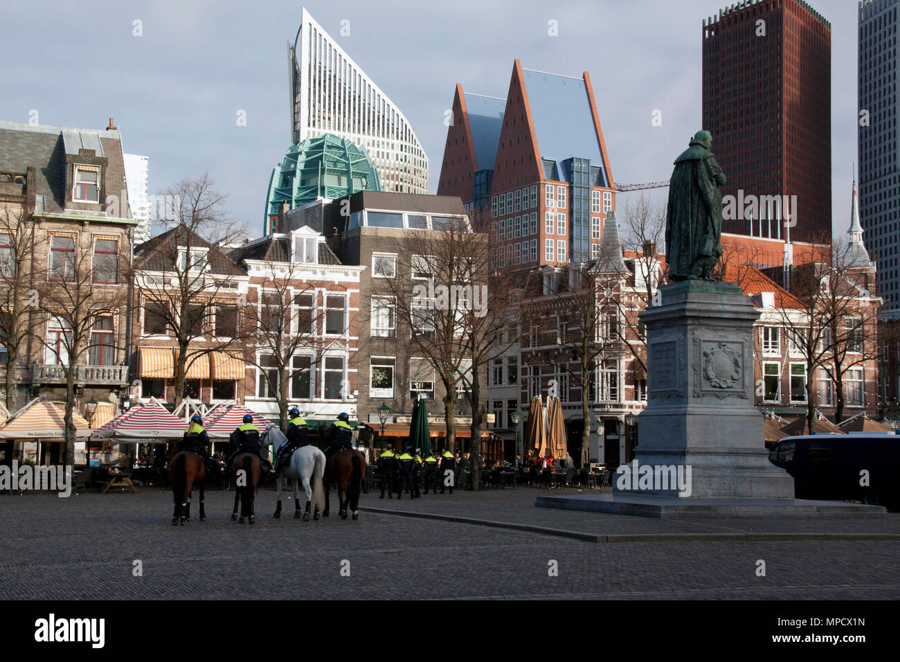 27 januari 2015 the Hague Holland Police patrioulleren during demonstation to protect savety Stock Photo