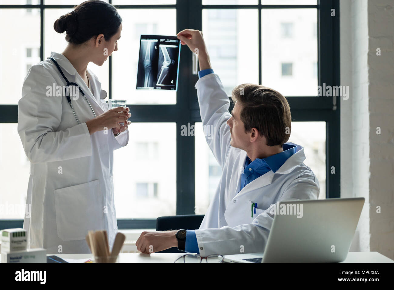 Male physician female physician hi-res stock photography and images - Alamy