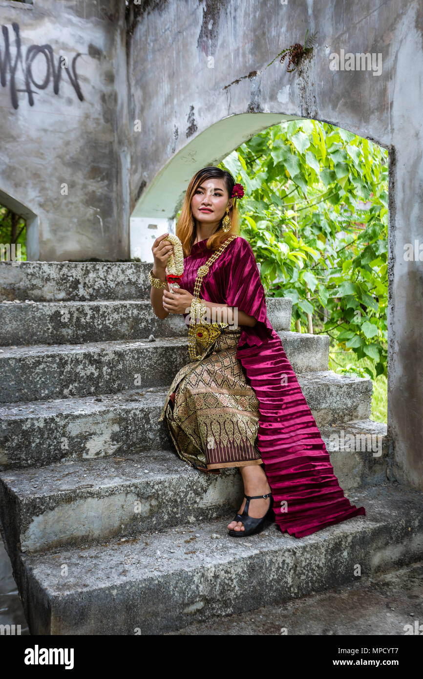 Jailolo Girl Poses Traditional Dress Mariporoco Stock Photo 2333722201 |  Shutterstock