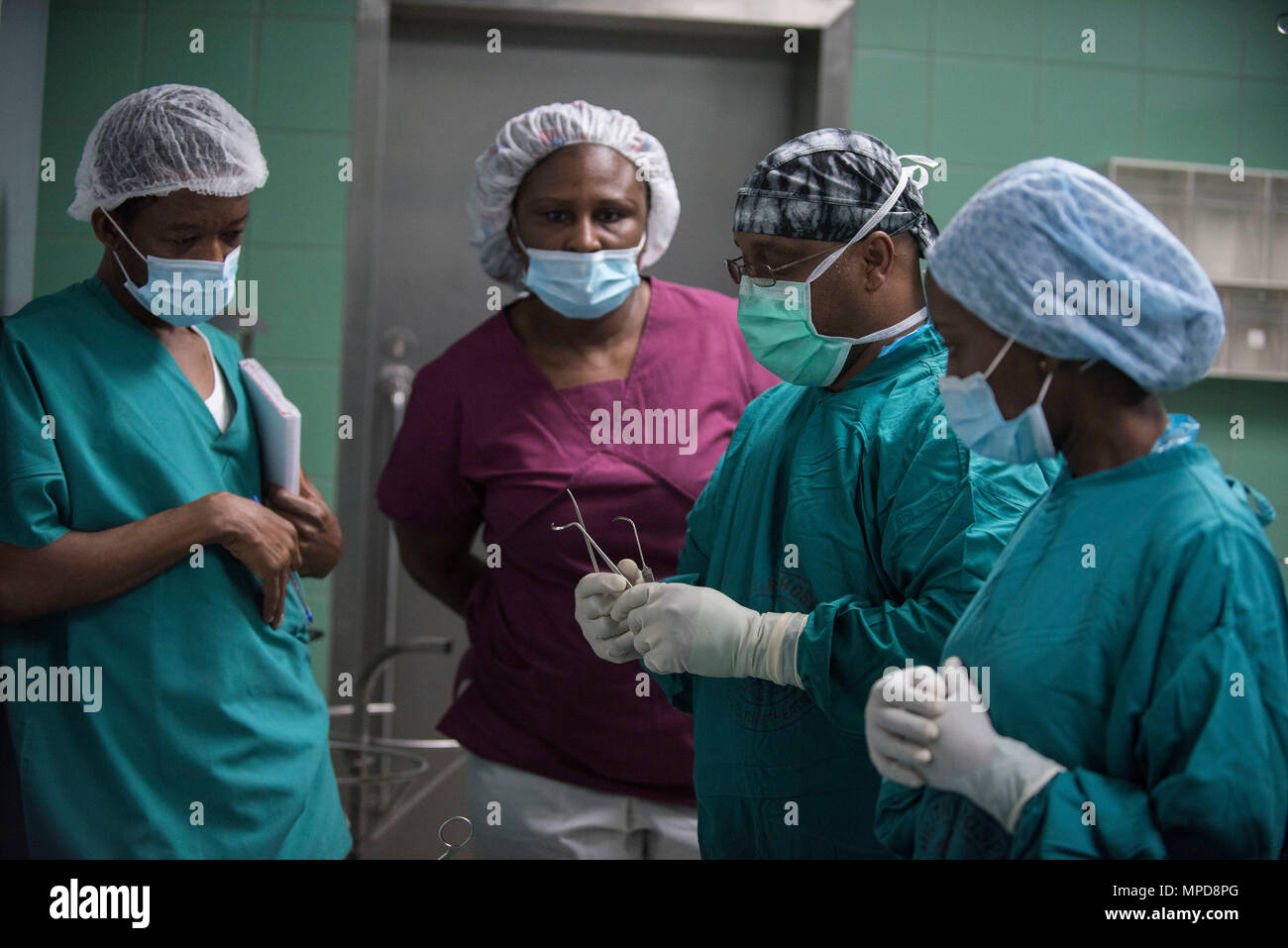 U S Army Staff Sgt Stewart Lee An Operating Room
