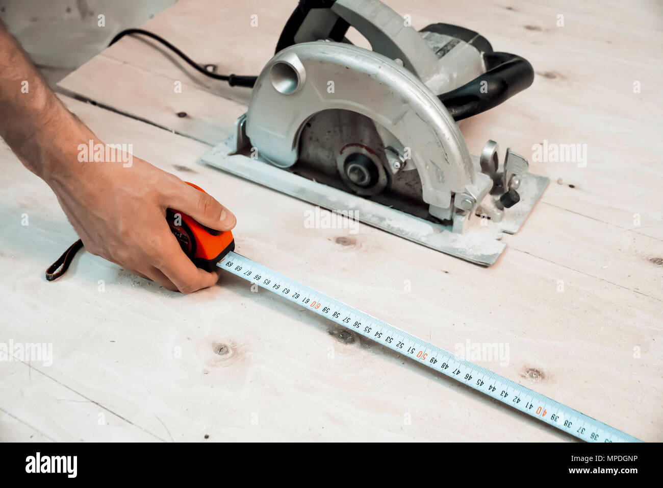 Hand saw and tape measure hires stock photography and images Alamy