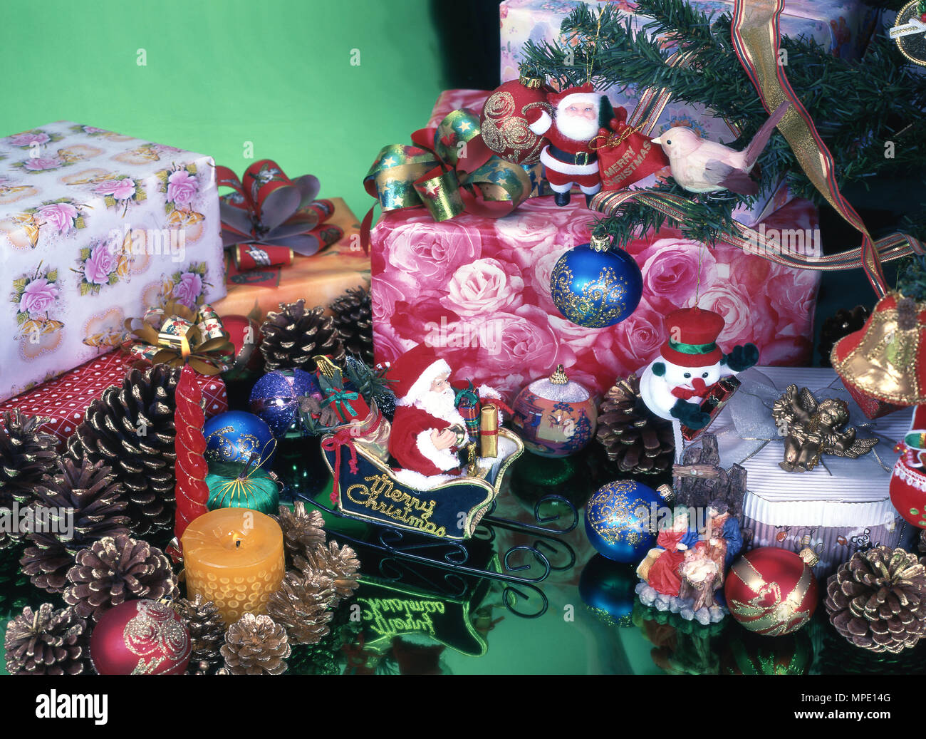 Christmas ornaments, gift boxes Stock Photo 185934352 , Alamy