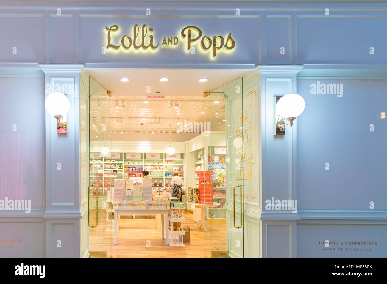 Suburbia mall shop hi res stock photography and images Alamy