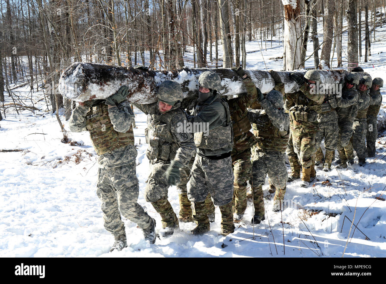 U S Army Soldiers Assigned To The 572nd Engineer Battalion 86th