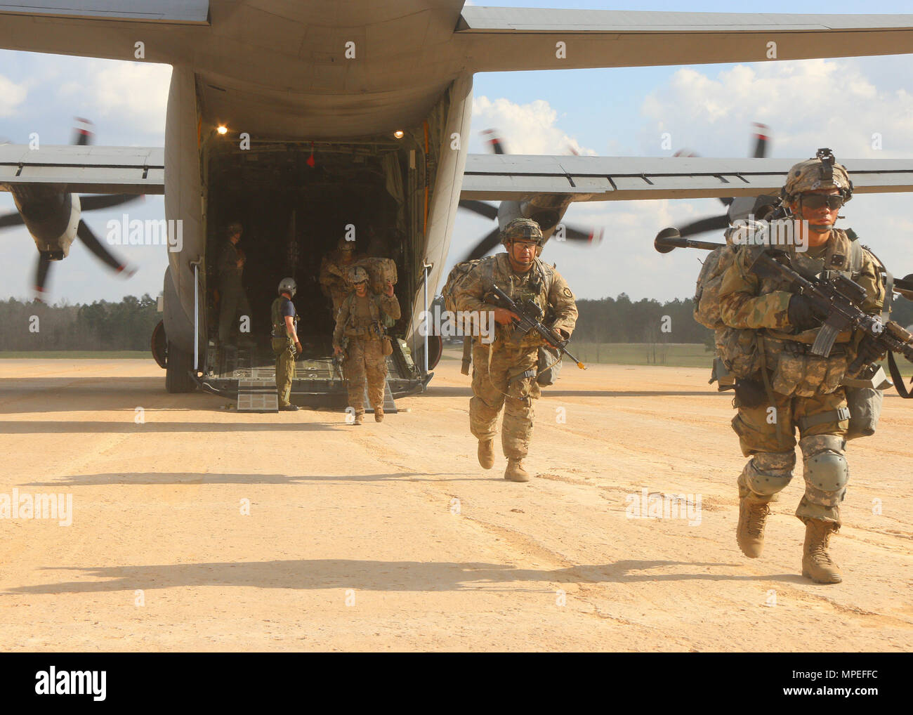 U.S. Soldiers, with 2nd Infantry Brigade Combat Team, 25th Infantry